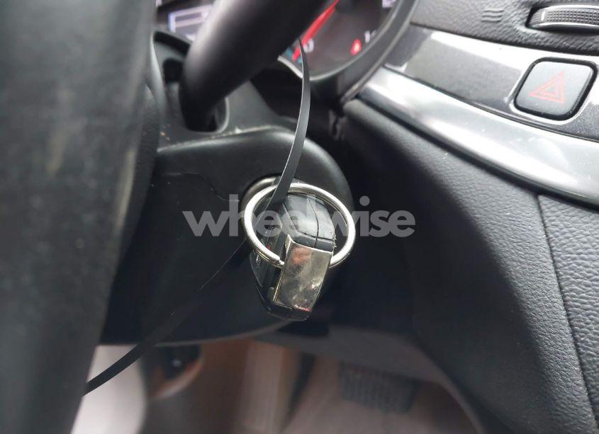 Photo 11 of 2017 Chevrolet Impala 1LT (VIN 2G1105S37H9180709)