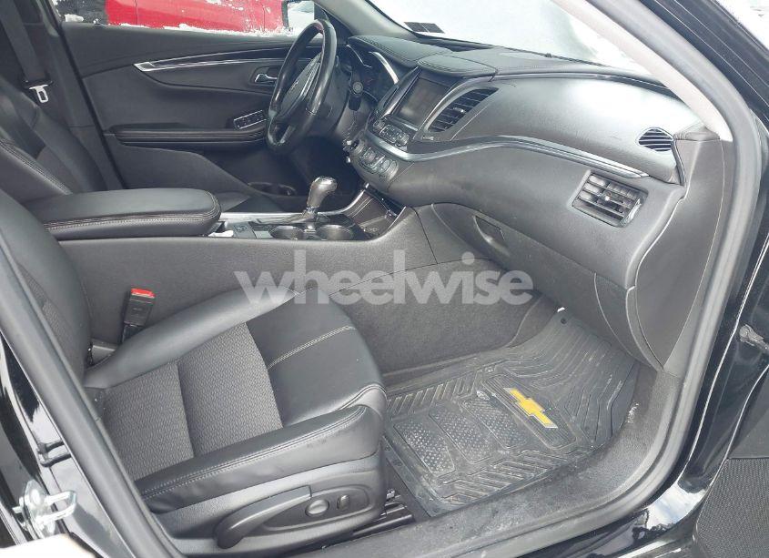 Photo 5 of 2018 Chevrolet Impala 1LT (VIN 2G1105S37J9119396)