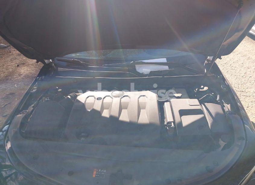 Photo 10 of 2018 Chevrolet Impala 1LT (VIN 2G1105S37J9128843)