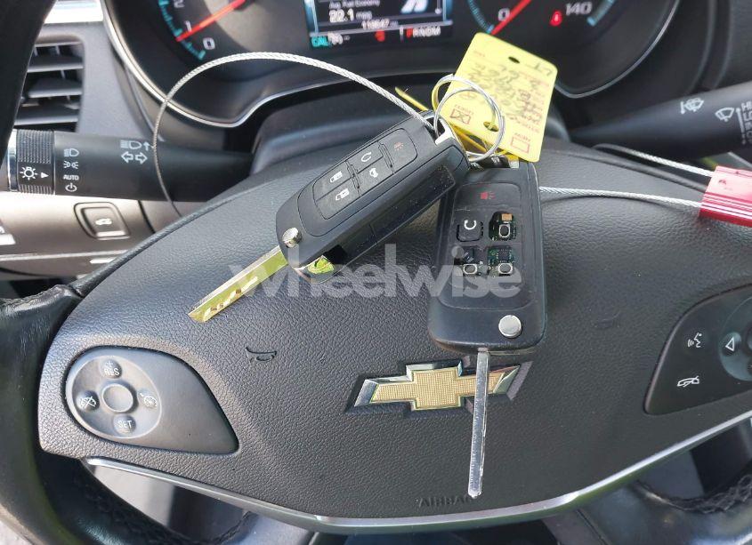 Photo 11 of 2018 Chevrolet Impala 1LT (VIN 2G1105S37J9128843)