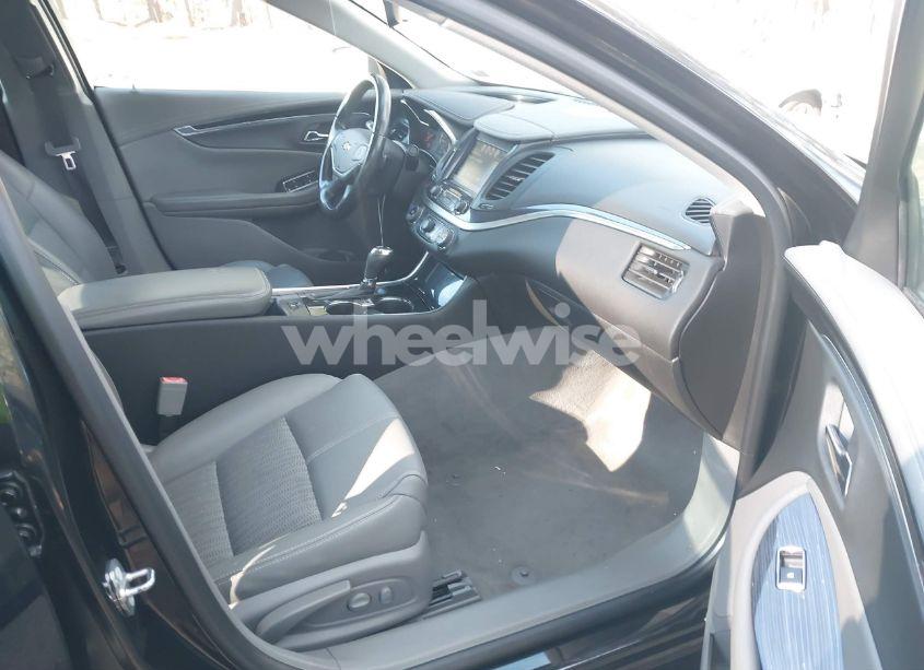 Photo 5 of 2018 Chevrolet Impala 1LT (VIN 2G1105S37J9128843)