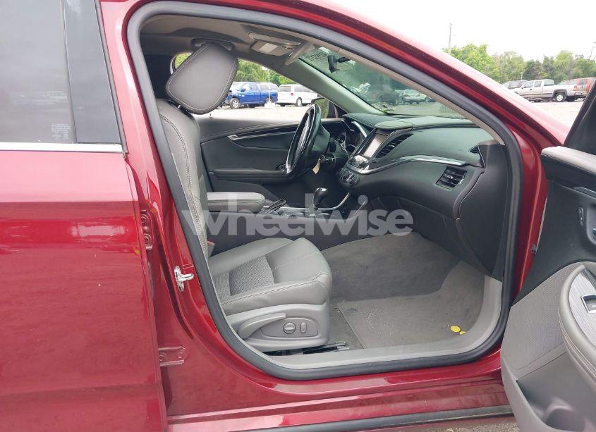 Photo 5 of 2017 Chevrolet Impala 1LT (VIN 2G1105S38H9177124)