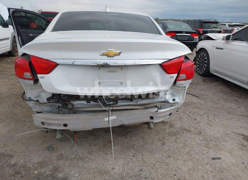 Photo 6 of 2018 Chevrolet Impala 1LT (VIN 2G1105S38J9105958)