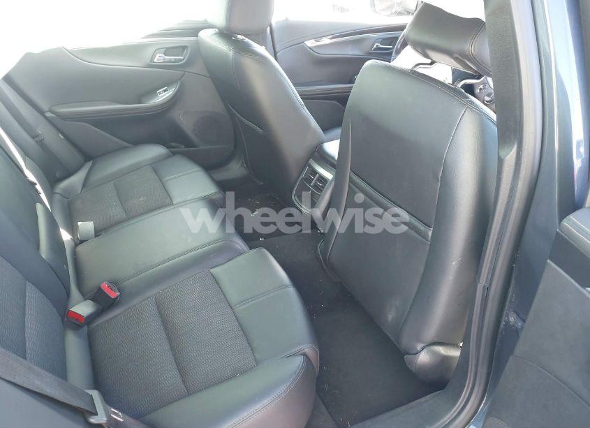 Photo 8 of 2018 Chevrolet Impala 1LT (VIN 2G1105S38J9137695)