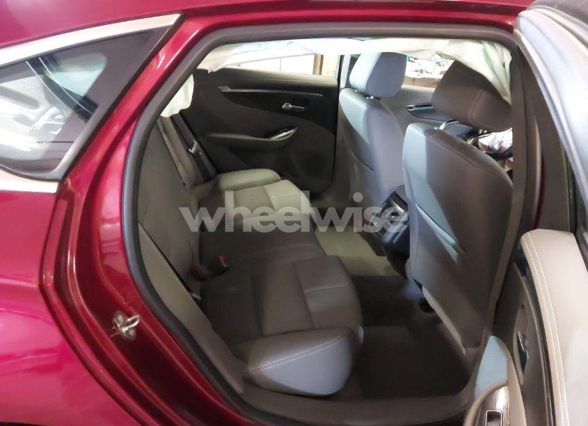 Photo 8 of 2018 Chevrolet Impala 1LT (VIN 2G1105S38J9143996)