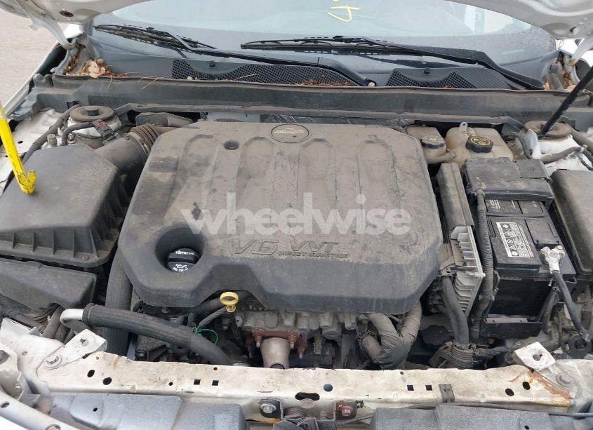 Photo 10 of 2018 Chevrolet Impala 1LT (VIN 2G1105S38J9151127)