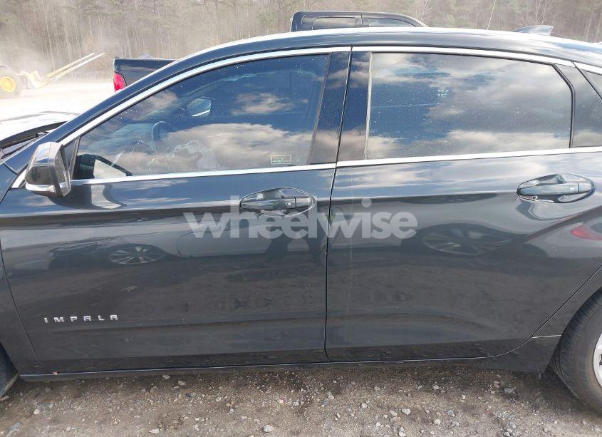 Photo 15 of 2018 Chevrolet Impala 1LT (VIN 2G1105S38J9171894)