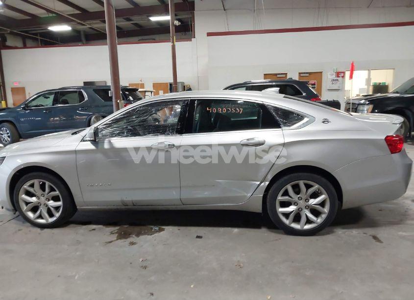 Photo 14 of 2017 Chevrolet Impala 1LT (VIN 2G1105S39H9172272)