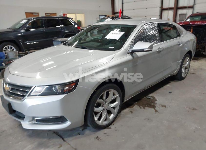 Photo 2 of 2017 Chevrolet Impala 1LT (VIN 2G1105S39H9172272)
