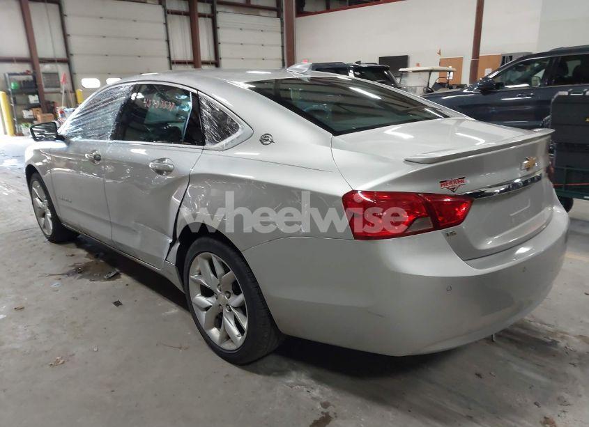 Photo 3 of 2017 Chevrolet Impala 1LT (VIN 2G1105S39H9172272)