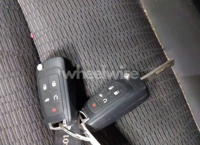 Photo 11 of 2017 Chevrolet Impala 1LT (VIN 2G1105S39H9181442)