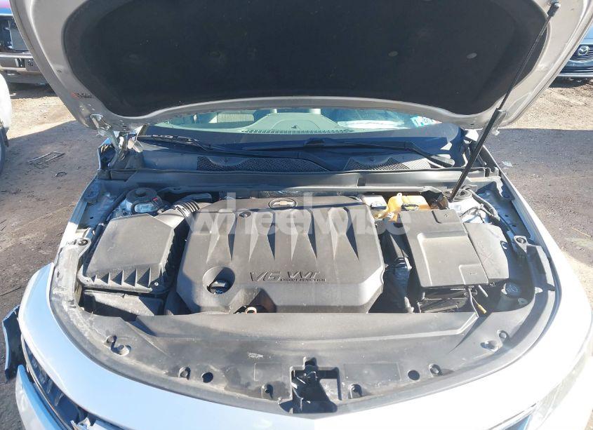 Photo 10 of 2018 Chevrolet Impala 1LT (VIN 2G1105S39J9111347)