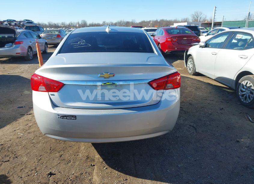 Photo 16 of 2018 Chevrolet Impala 1LT (VIN 2G1105S39J9111347)