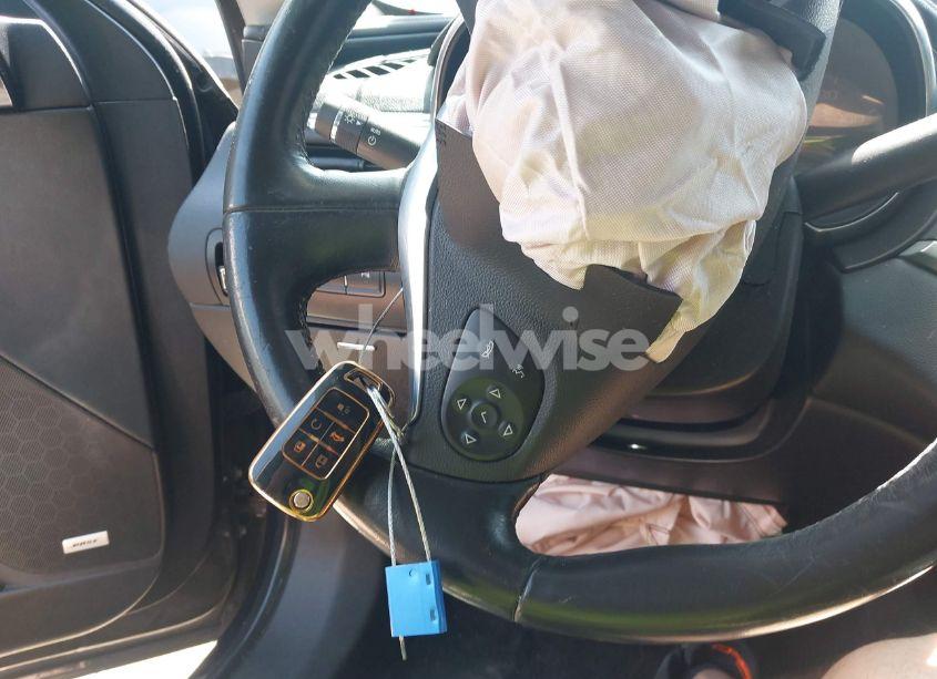 Photo 11 of 2019 Chevrolet Impala PREMIER (VIN 2G1105S39K9153048)