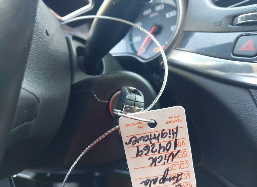 Photo 11 of 2017 Chevrolet Impala 1LT (VIN 2G1105S3XH9104269)