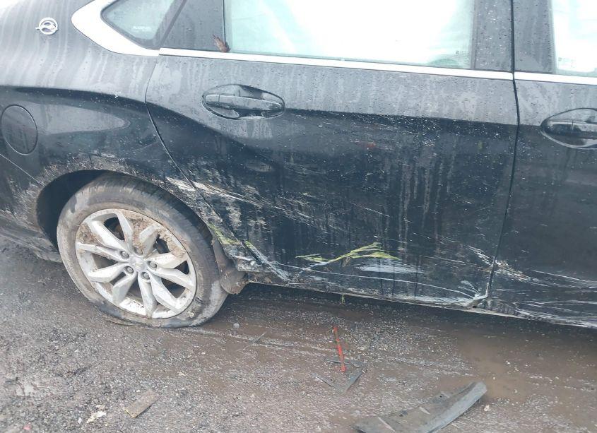 Photo 18 of 2017 Chevrolet Impala 1LT (VIN 2G1105S3XH9119130)