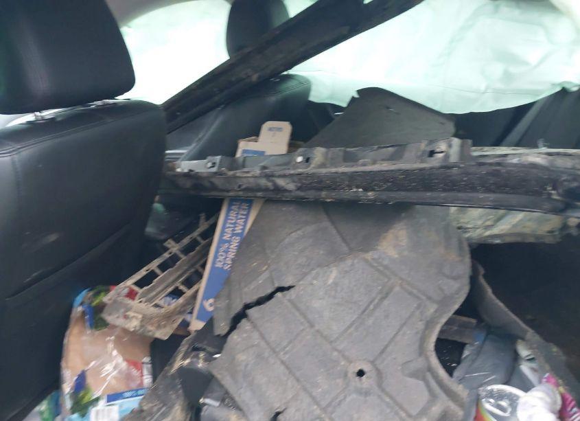 Photo 8 of 2017 Chevrolet Impala 1LT (VIN 2G1105S3XH9119130)