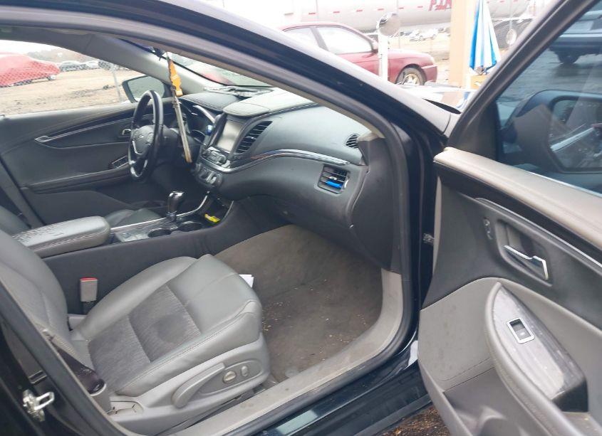 Photo 5 of 2017 Chevrolet Impala 1LT (VIN 2G1105S3XH9119337)