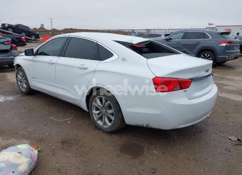 Photo 3 of 2018 Chevrolet Impala 1LT (VIN 2G1105S3XJ9116315)