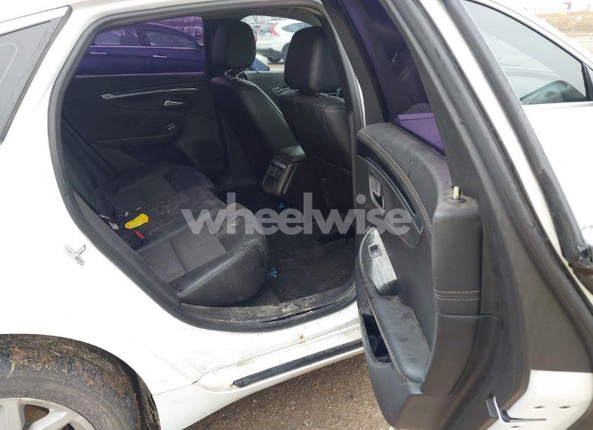 Photo 8 of 2018 Chevrolet Impala 1LT (VIN 2G1105S3XJ9116315)