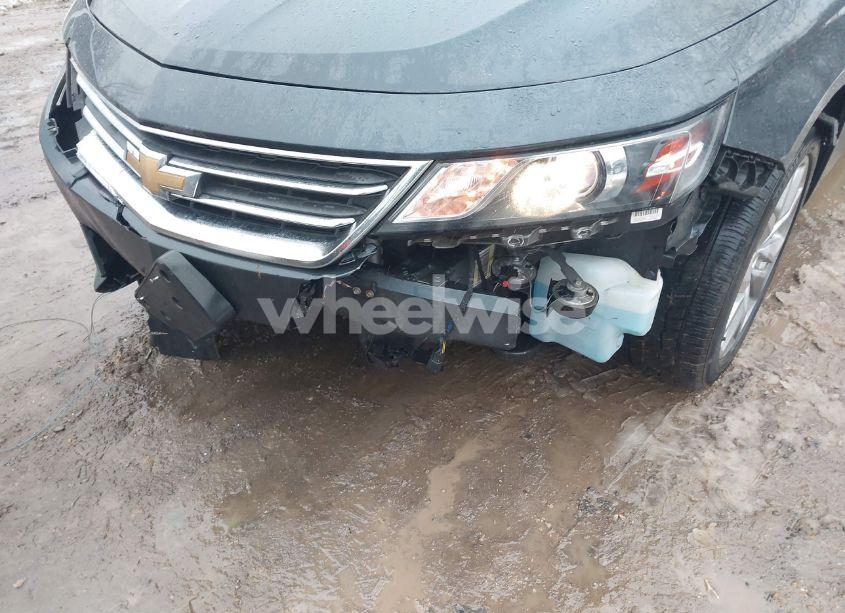 Photo 6 of 2018 Chevrolet Impala 1LT (VIN 2G1105S3XJ9142915)