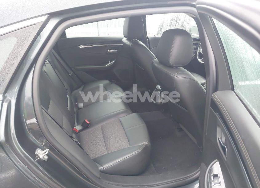 Photo 8 of 2018 Chevrolet Impala 1LT (VIN 2G1105S3XJ9142915)