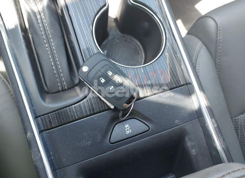 Photo 11 of 2018 Chevrolet Impala 1LT (VIN 2G1105S3XJ9152876)