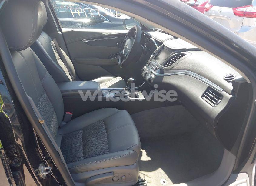 Photo 5 of 2018 Chevrolet Impala 1LT (VIN 2G1105S3XJ9152876)