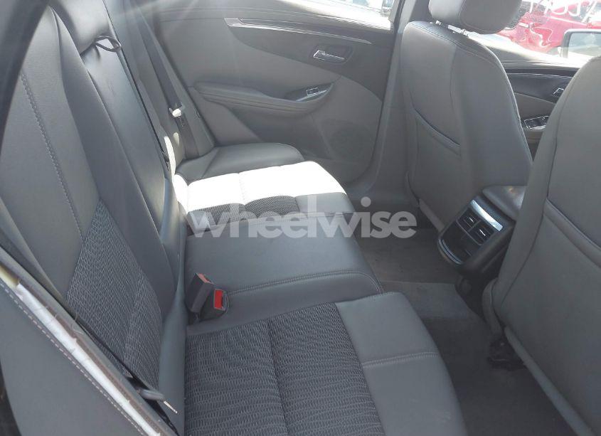 Photo 8 of 2018 Chevrolet Impala 1LT (VIN 2G1105S3XJ9152876)