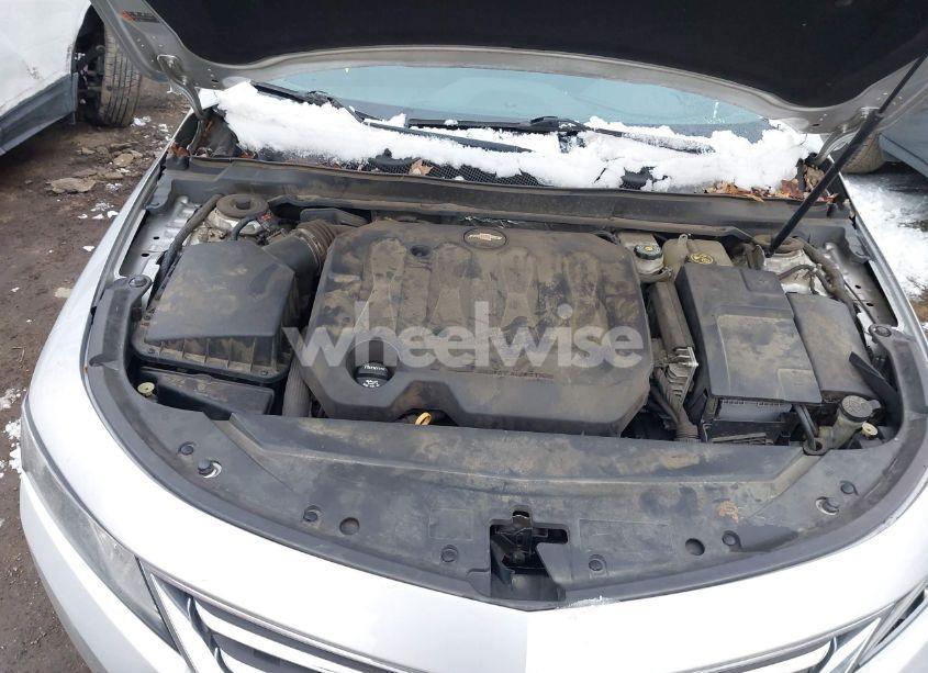 Photo 10 of 2018 Chevrolet Impala 1LT (VIN 2G1105S3XJ9160556)