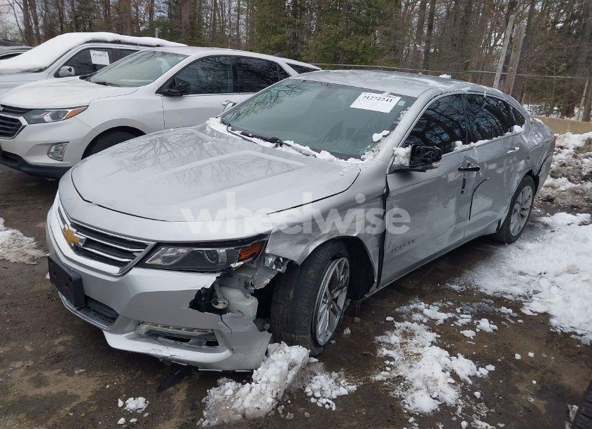 Photo 2 of 2018 Chevrolet Impala 1LT (VIN 2G1105S3XJ9160556)