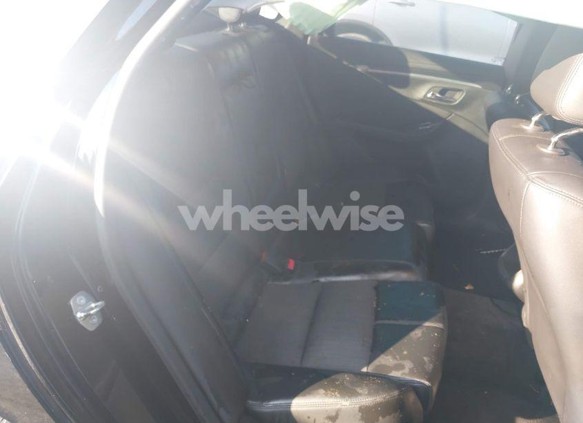 Photo 8 of 2018 Chevrolet Impala 1LT (VIN 2G1105S3XJ9170441)