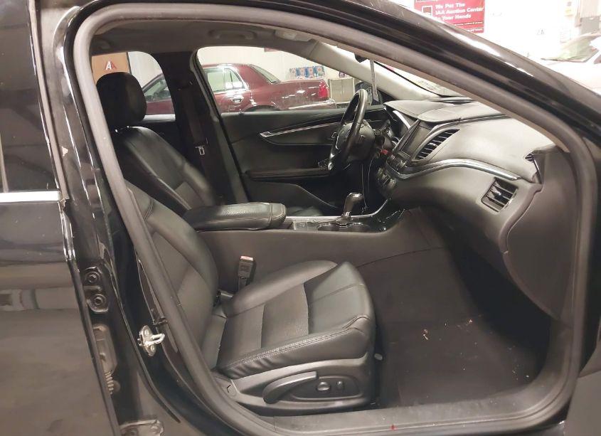 Photo 5 of 2017 Chevrolet Impala 1LT (VIN 2G1105SA0H9102402)