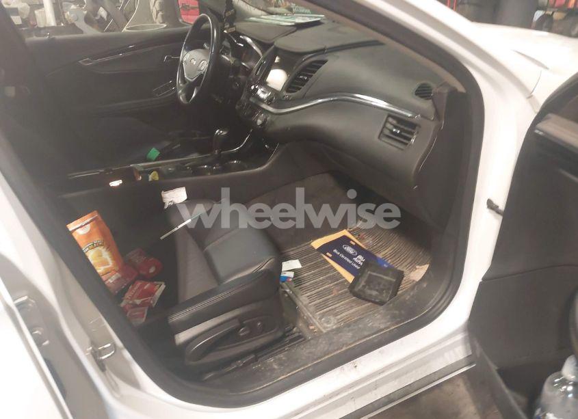 Photo 5 of 2016 Chevrolet Impala 1LT (VIN 2G1105SA1G9197843)