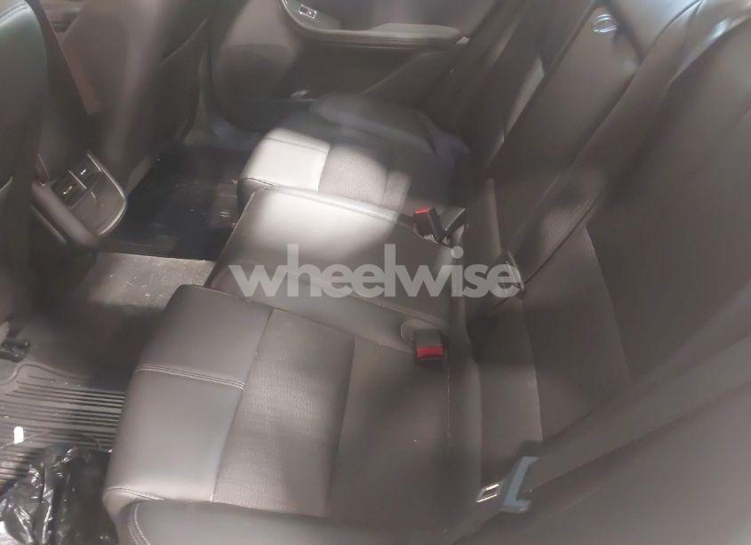 Photo 8 of 2016 Chevrolet Impala 1LT (VIN 2G1105SA1G9197843)