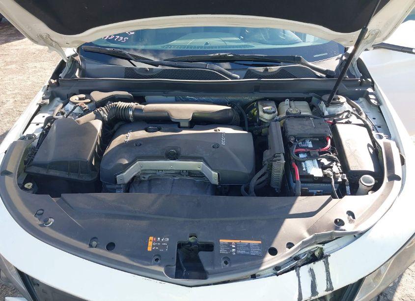 Photo 10 of 2017 Chevrolet Impala 1LT (VIN 2G1105SA1H9132735)