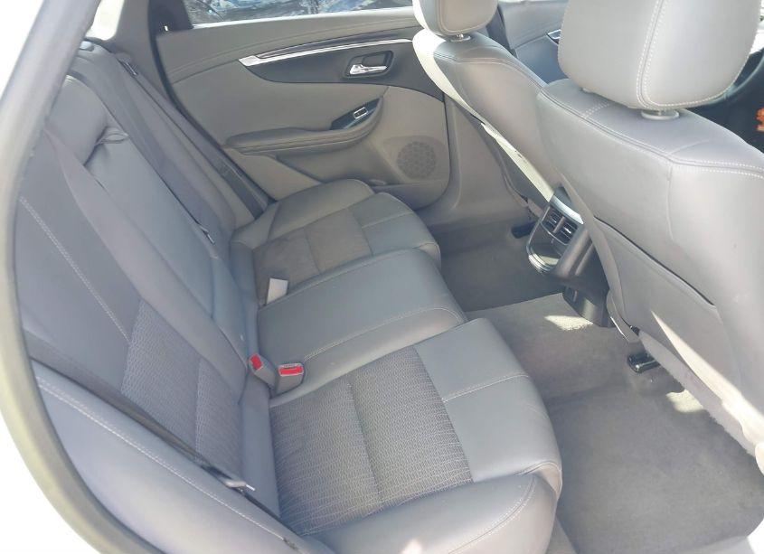 Photo 8 of 2017 Chevrolet Impala 1LT (VIN 2G1105SA1H9132735)