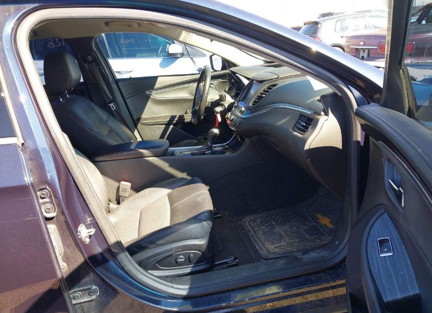 Photo 5 of 2017 Chevrolet Impala 1LT (VIN 2G1105SA2H9174573)