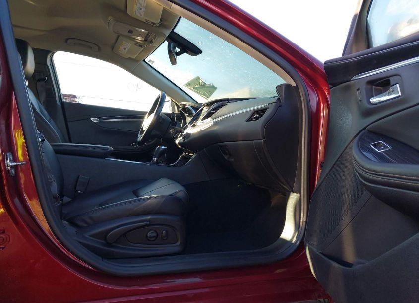 Photo 5 of 2017 Chevrolet Impala 1LT (VIN 2G1105SA2H9194757)