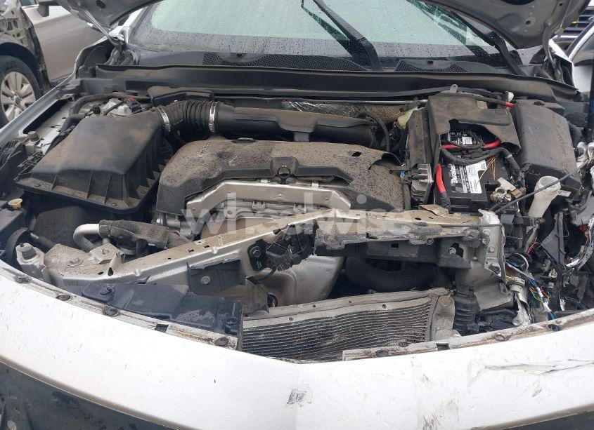 Photo 10 of 2017 Chevrolet Impala 1LT (VIN 2G1105SA3H9137063)