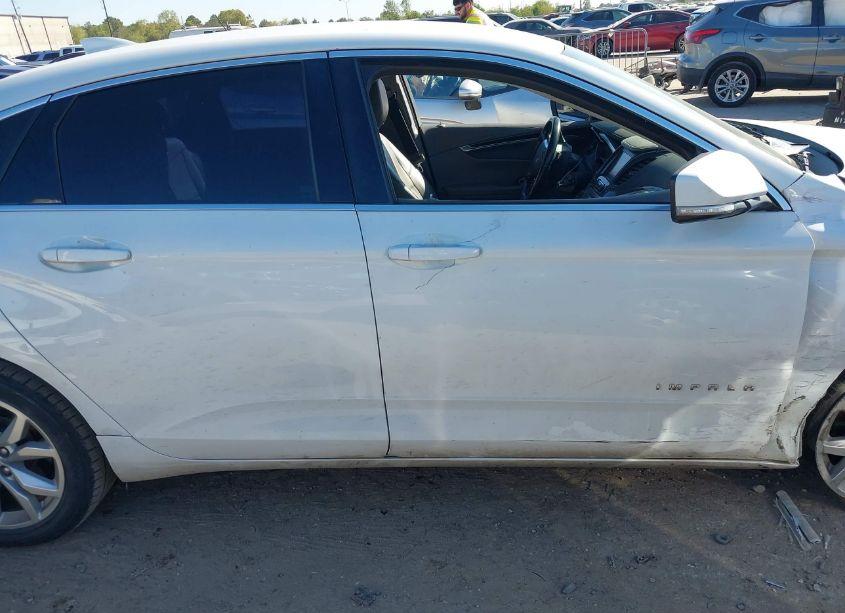 Photo 13 of 2017 Chevrolet Impala 1LT (VIN 2G1105SA3H9175103)