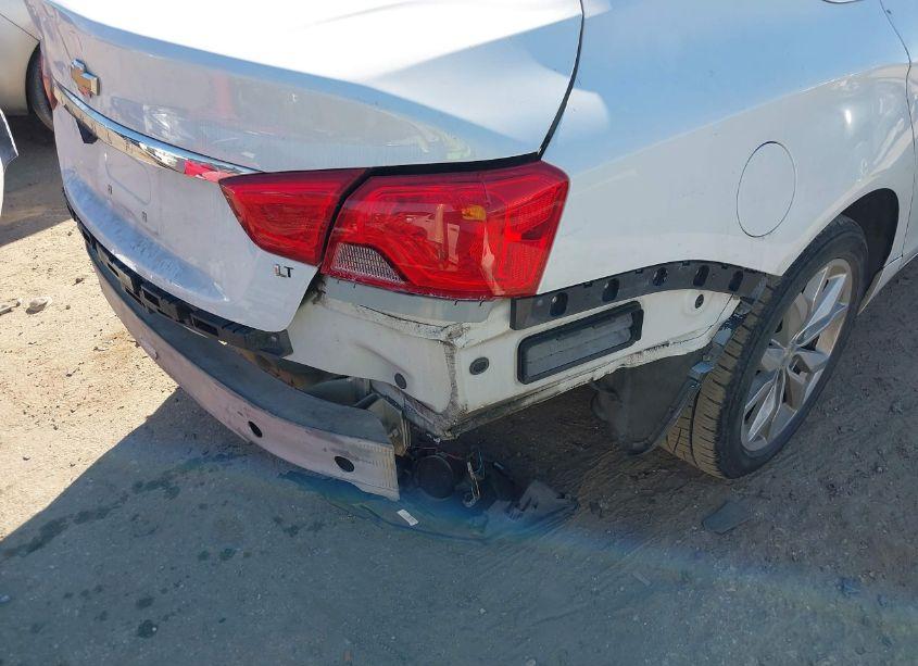 Photo 6 of 2017 Chevrolet Impala 1LT (VIN 2G1105SA3H9175103)