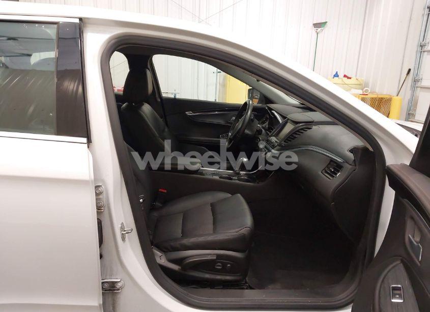 Photo 5 of 2016 Chevrolet Impala 1LT (VIN 2G1105SA4G9174816)