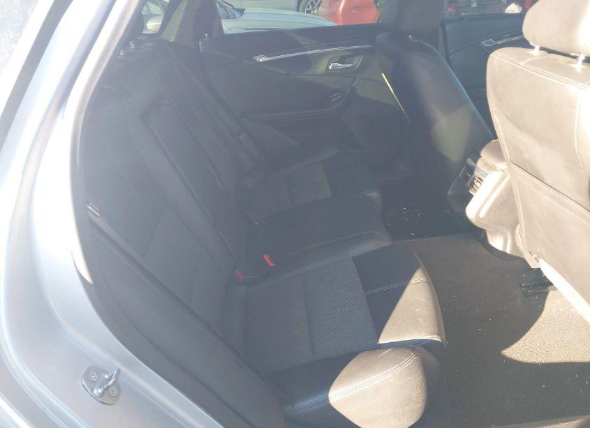 Photo 8 of 2017 Chevrolet Impala 1LT (VIN 2G1105SA4H9149836)