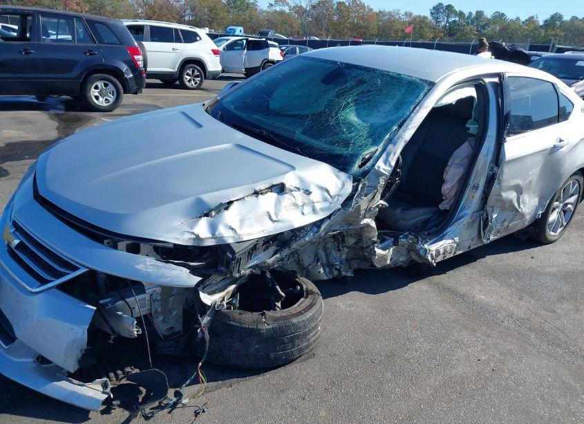 Photo 6 of 2017 Chevrolet Impala 1LT (VIN 2G1105SA4H9154003)