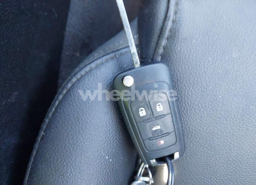 Photo 11 of 2017 Chevrolet Impala 1LT (VIN 2G1105SA5H9151904)