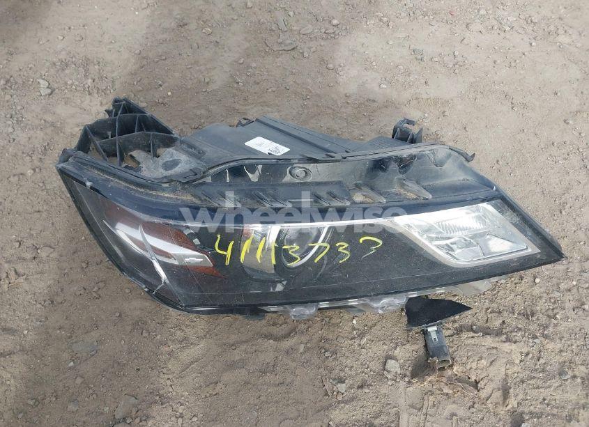 Photo 12 of 2016 Chevrolet Impala 1LT (VIN 2G1105SA6G9177295)