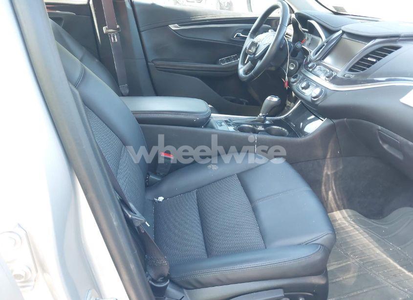 Photo 5 of 2016 Chevrolet Impala 1LT (VIN 2G1105SA6G9182884)