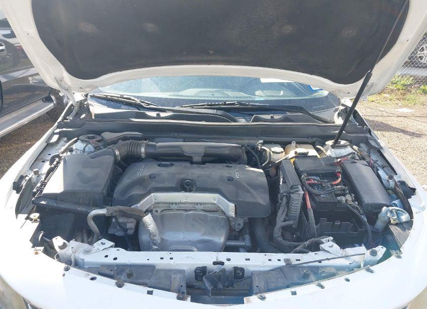 Photo 10 of 2016 Chevrolet Impala 1LT (VIN 2G1105SA7G9177046)