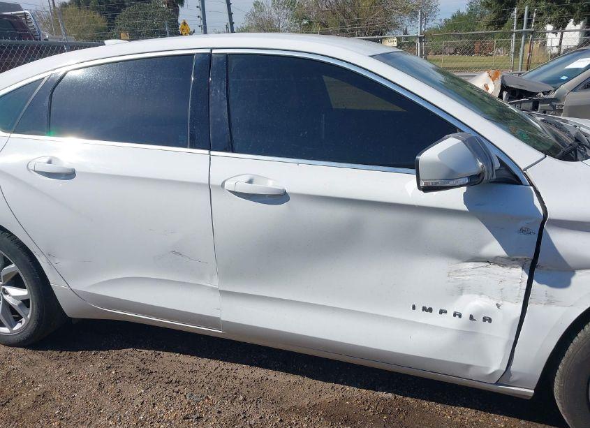 Photo 13 of 2016 Chevrolet Impala 1LT (VIN 2G1105SA7G9177046)